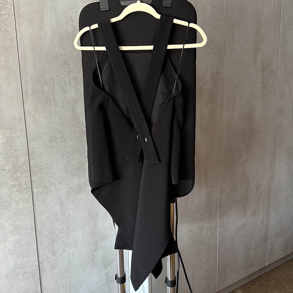 C/MEO COLLECTIVE BLACK OPEN BACK TUXEDO STYLE TOP SIZE XS
